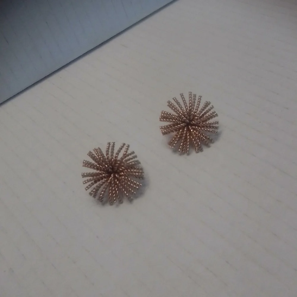 BERGERE EARING - Picture 3 of 4